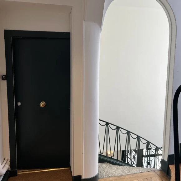 Bureau privé 10 m² 1 poste Location bureau Rue d'Amsterdam Paris 75008 - photo 7