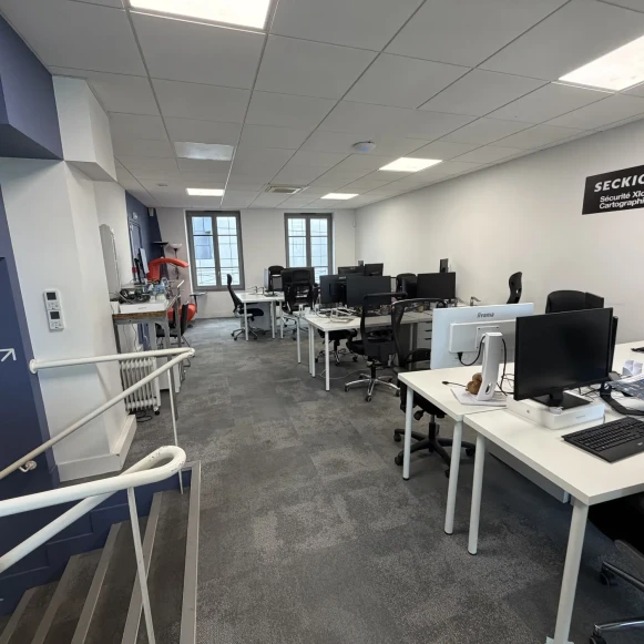 Espace indépendant 170 m² 30 postes Location bureau Rue de Charenton Paris 75012 - photo 1