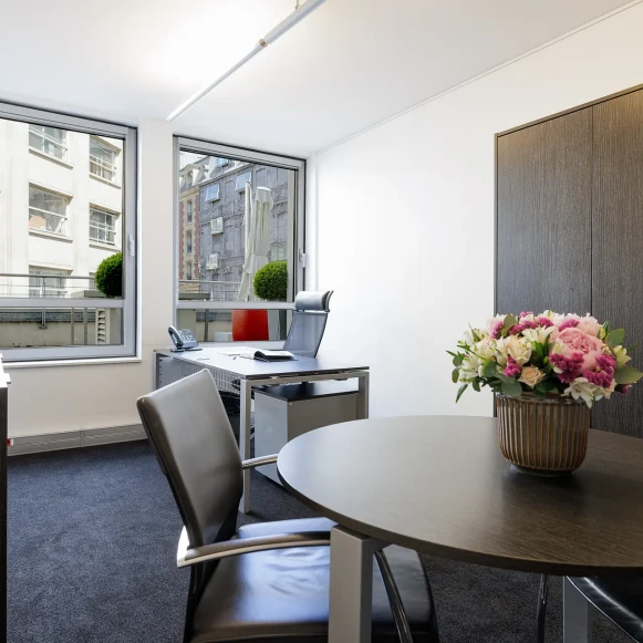 Bureau privé 18 m² 4 postes Coworking Rue Quentin-Bauchart Paris 75008 - photo 5