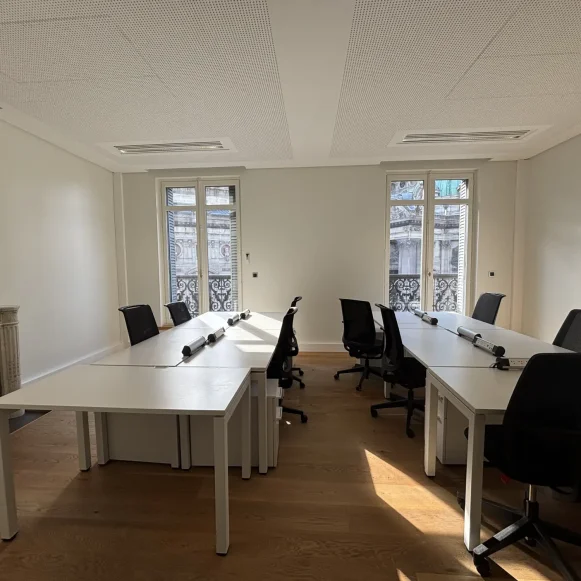 Bureau privé 4 m² 1 poste Coworking Rue Meyerbeer Paris 75009 - photo 2