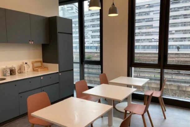 Bureau privé - 75019 - 2 postes - 1011€