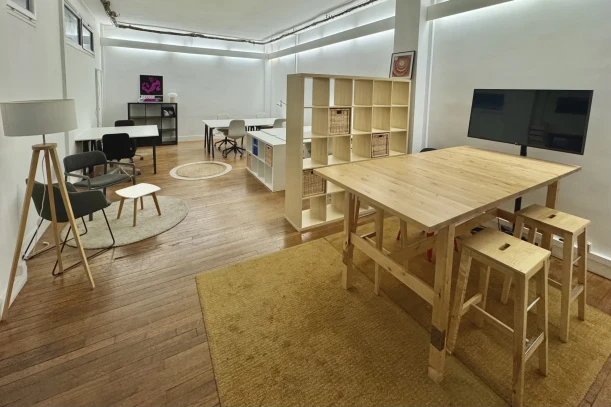 Bureau privé - 75018 - 12 postes - 2600€