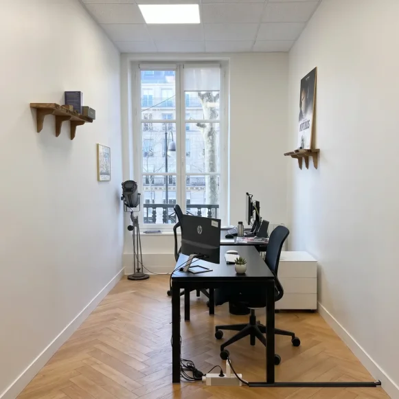 Espace indépendant 120 m² 37 postes Location bureau Rue Royale Paris 75008 - photo 1