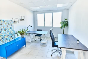 Bureau privé - 13002 - 3 postes - 840€