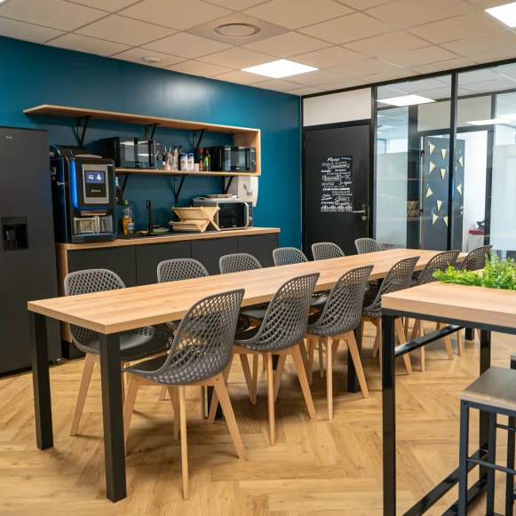 Bureau privé 11 m² 2 postes Coworking Avenue de Canteranne Pessac 33600 - photo 5