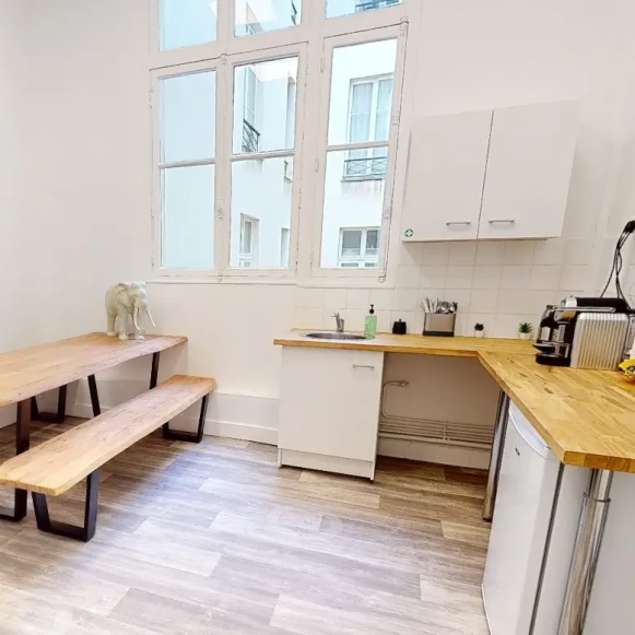 Espace indépendant 250 m² 35 postes Location bureau Rue de l'Arcade Paris 75008 - photo 6