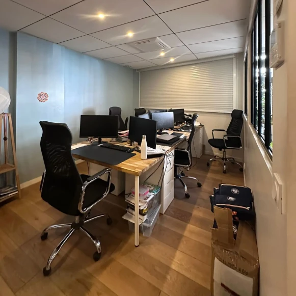 Espace indépendant 215 m² 40 postes Location bureau Avenue Raspail Gentilly 94250 - photo 1