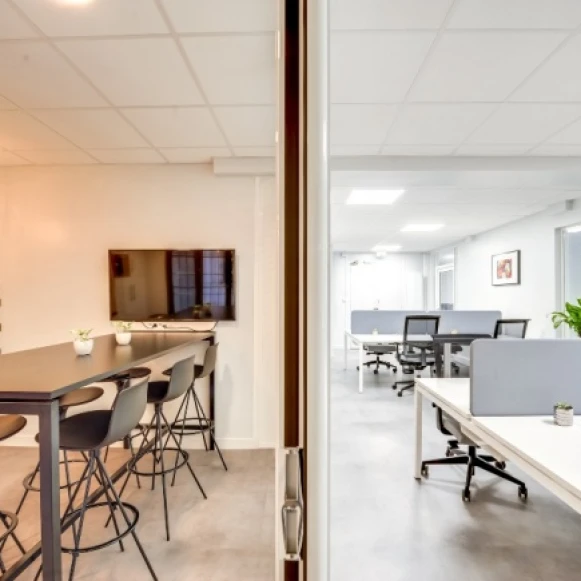 Espace indépendant 148 m² 24 postes Location bureau Rue d'Hauteville Paris 75010 - photo 5