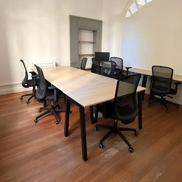 Bureau privé 38 m² 8 postes Coworking Rue Turenne Bordeaux 33000 - photo 1