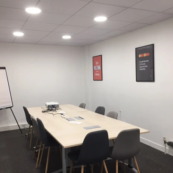 Bureau privé 27 m² 8 postes Location bureau Rue des Longs Prés Boulogne-Billancourt 92100 - photo 4