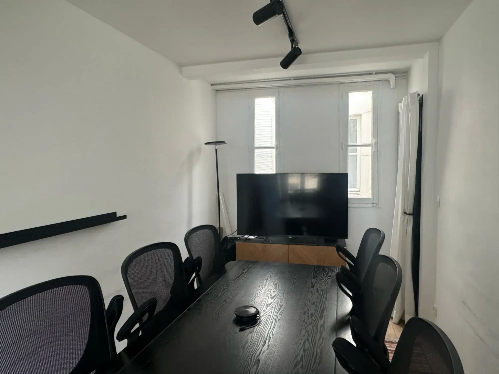 Espace indépendant - 75003 - 16 postes - 8500€