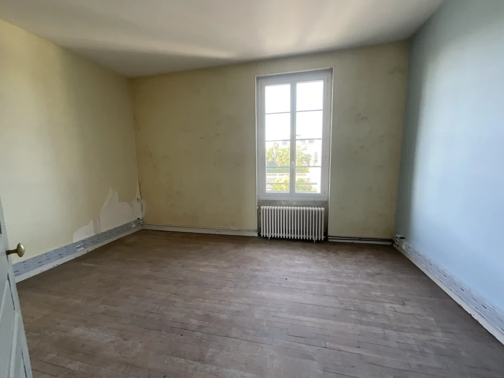 Open Space - 56700 - 10 postes - 245€