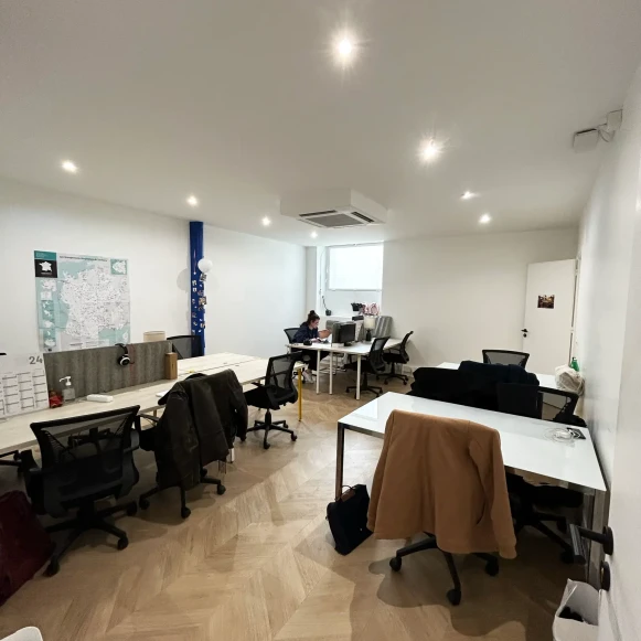 Bureau privé 50 m² 14 postes Location bureau Rue Chaptal Paris 75009 - photo 1