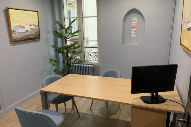 Bureau privé - 75008 - 2 postes - 1200€