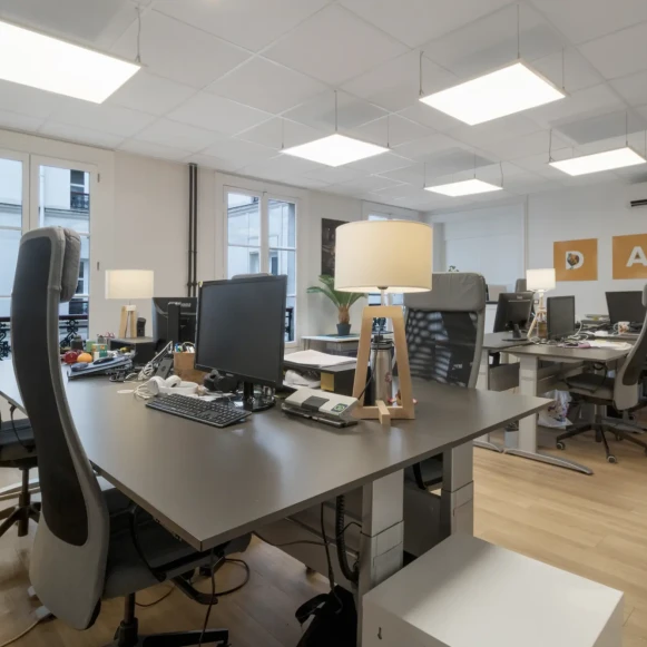 Bureau privé 34 m² 10 postes Coworking Rue de la Chaussée d'Antin Paris 75009 - photo 1