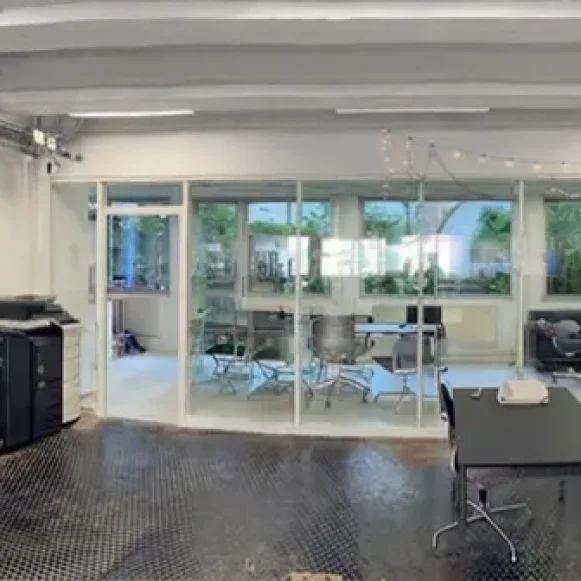 Open Space  15 postes Location bureau Rue Planchat Paris 75020 - photo 3