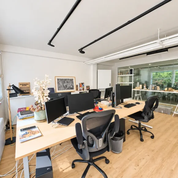 Bureau privé 30 m² 4 postes Location bureau Rue Pierre Nicole Paris 75005 - photo 3