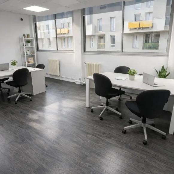 Bureau privé 30 m² 6 postes Coworking Rue Rabelais Montreuil 93100 - photo 1