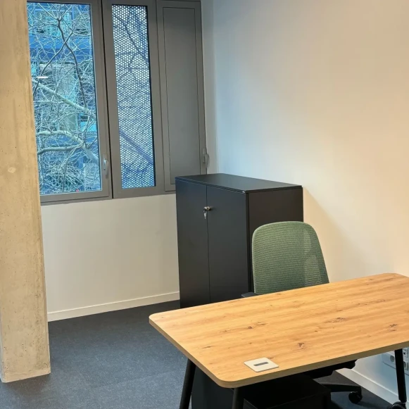 Bureau privé 11 m² 1 poste Coworking Rue Edouard Mignot Reims 51100 - photo 1