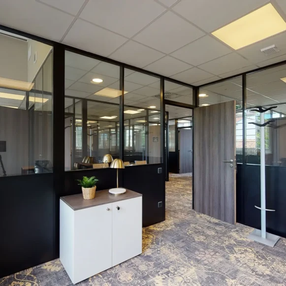 Bureau privé 26 m² 8 postes Location bureau Place Roosevelt Arcachon 33120 - photo 10