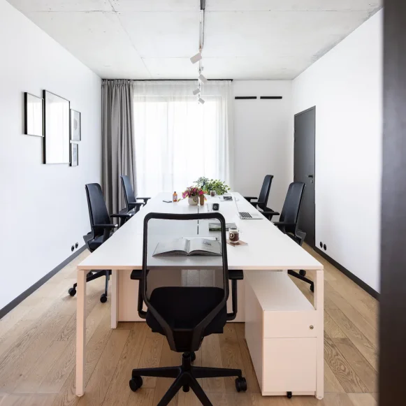 Bureau privé 15 m² 4 postes Location bureau Boulevard Voltaire Paris 75011 - photo 1