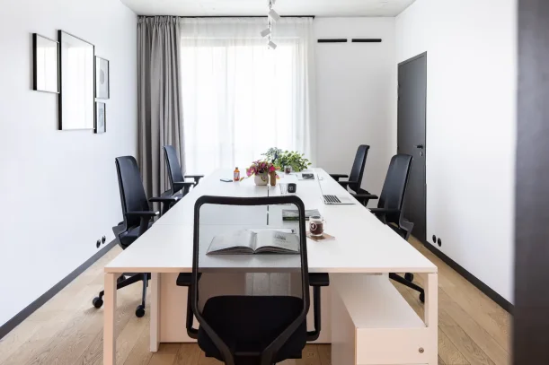 Bureau privé - 75011 - 5 postes - 4000€