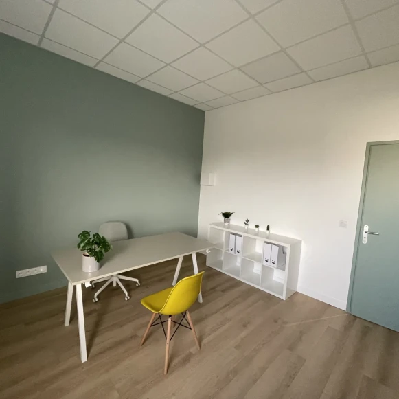 Bureau privé 15 m² 1 poste Location bureau Rue Louis Armand Tourcoing 59200 - photo 3