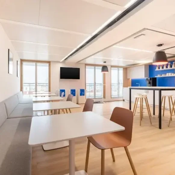 Bureau privé 28 m² 8 postes Location bureau Rue du Château des Rentiers Paris 75013 - photo 10