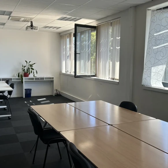 Bureau privé 40 m² 8 postes Coworking Rue André Bollier Lyon 69007 - photo 4