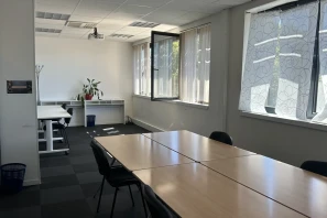 Bureau privé - 69007 - 8 postes - 1900€