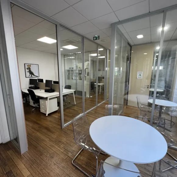 Bureau privé 13 m² 4 postes Location bureau Rue du Renard Paris 75004 - photo 3