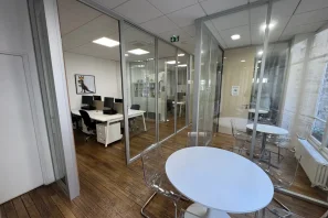 Bureau privé - 75004 - 4 postes - 1300€