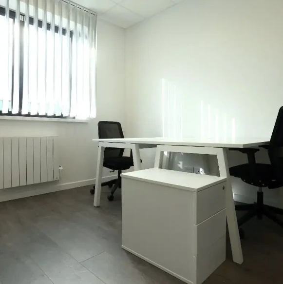 Bureau privé 13 m² 2 postes Coworking Rue Volta Alfortville 94140 - photo 1