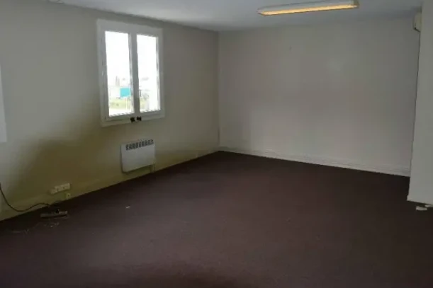 Bureau privé - 13420 - 20 postes - 1400€