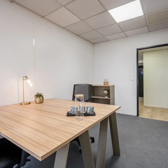 Bureau privé 12 m² 2 postes Location bureau Avenue André Diligent Roubaix 59100 - photo 1
