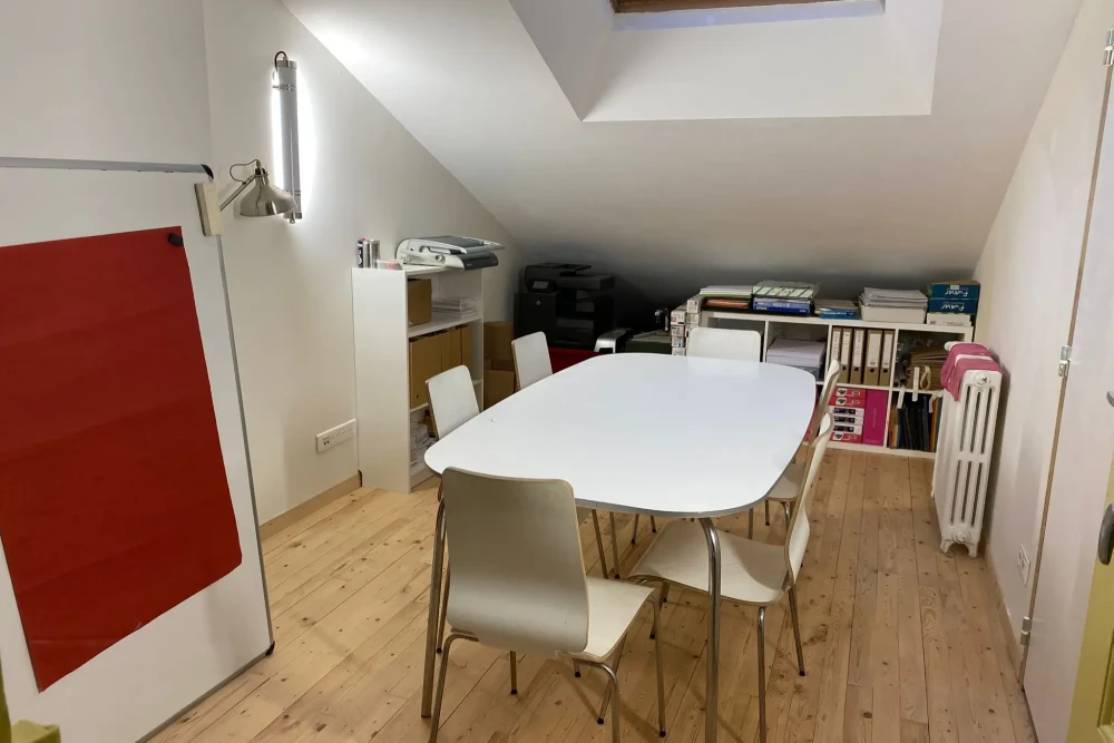 Open Space - 75020 - 5 postes - 350€