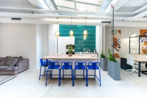 Open Space - 33000 - 3 postes - 250€