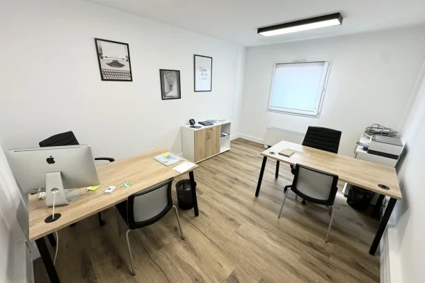 Bureau privé - 83160 - 2 postes - 650€