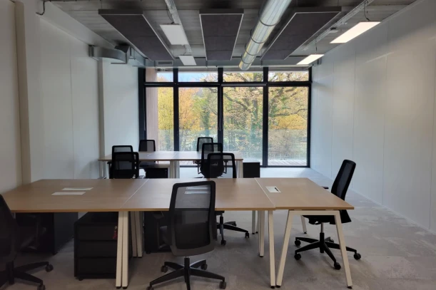 Bureau privé - 38240 - 6 postes - 1523€