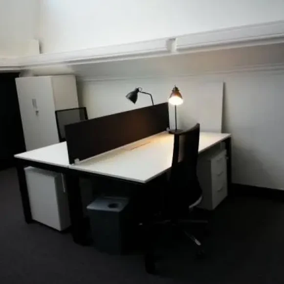 Bureau privé 11 m² 3 postes Coworking Avenue Jean-Baptiste Lebas Roubaix 59100 - photo 4