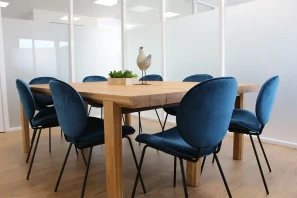 Open Space - 13580 - 12 postes - 290€