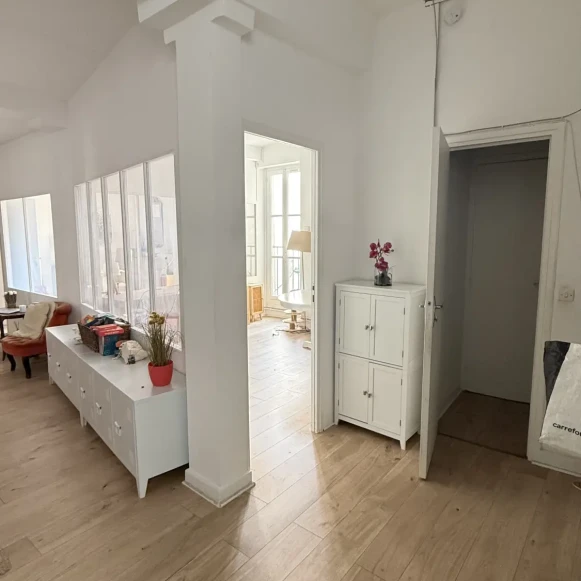 Bureau privé 13 m² 3 postes Location bureau Rue de Montmorency Paris 75003 - photo 1