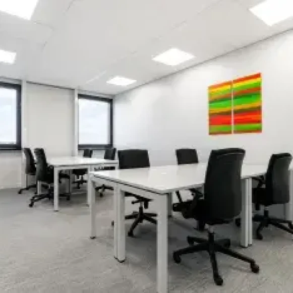 Bureau privé 20 m² 5 postes Coworking Avenue Albert 1er Rueil-Malmaison 92500 - photo 4