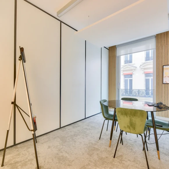 Espace indépendant 705 m² 120 postes Location bureau Rue de Ventadour Paris 75001 - photo 6