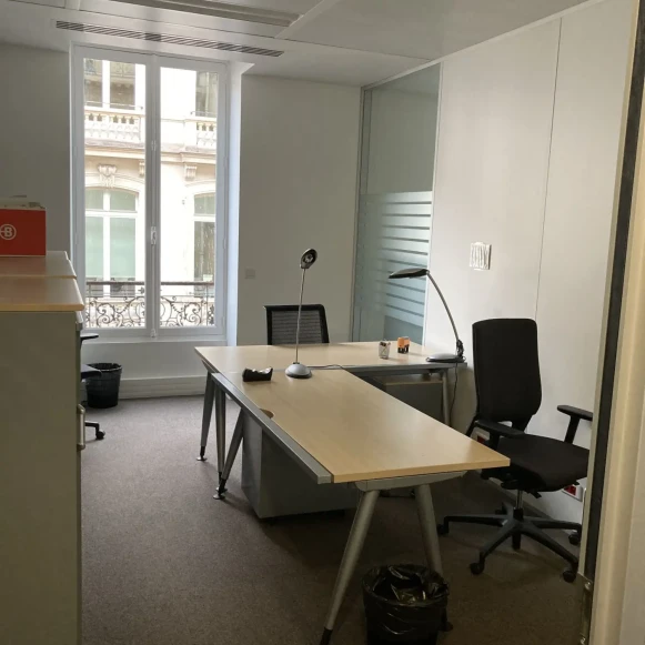 Bureau privé 134 m² 20 postes Coworking Boulevard Malesherbes Paris 75008 - photo 3