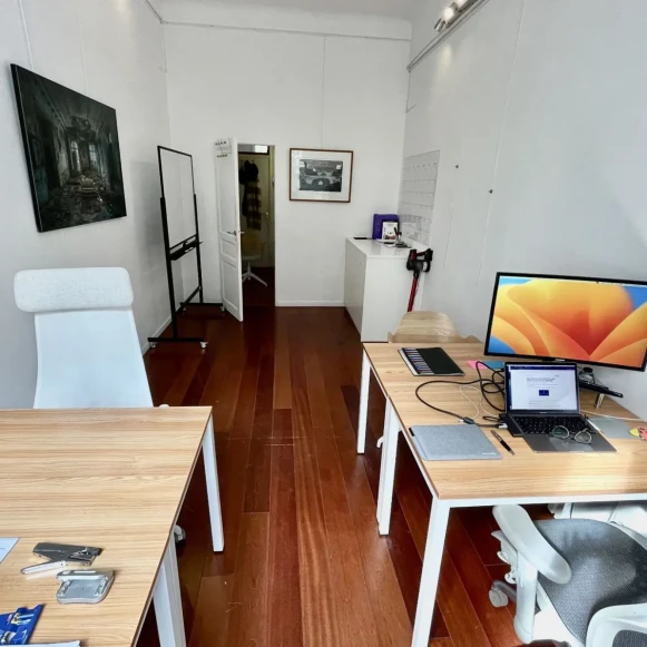 Bureau privé 16 m² 4 postes Location bureau Rue Peclet Paris 75015 - photo 2