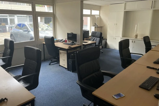 Bureau privé - 75018 - 7 postes - 1499€