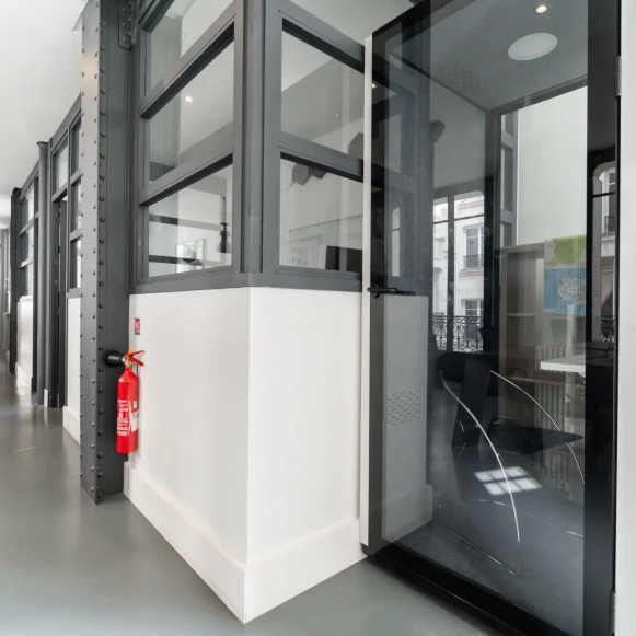 Bureau privé 37 m² 6 postes Location bureau Rue du Perche Paris 75003 - photo 5