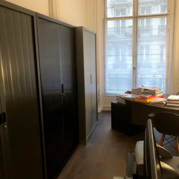 Bureau privé 16 m² 2 postes Location bureau Avenue Bugeaud Paris 75016 - photo 2