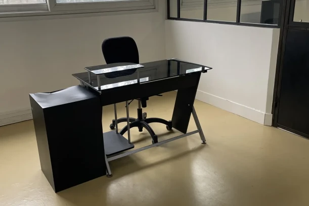 Bureau privé - 93100 - 1 poste - 300€
